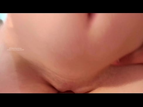 ❤️ Dormir no quarto da minha irmã e foi assim que acordei Porno vídeo em nós